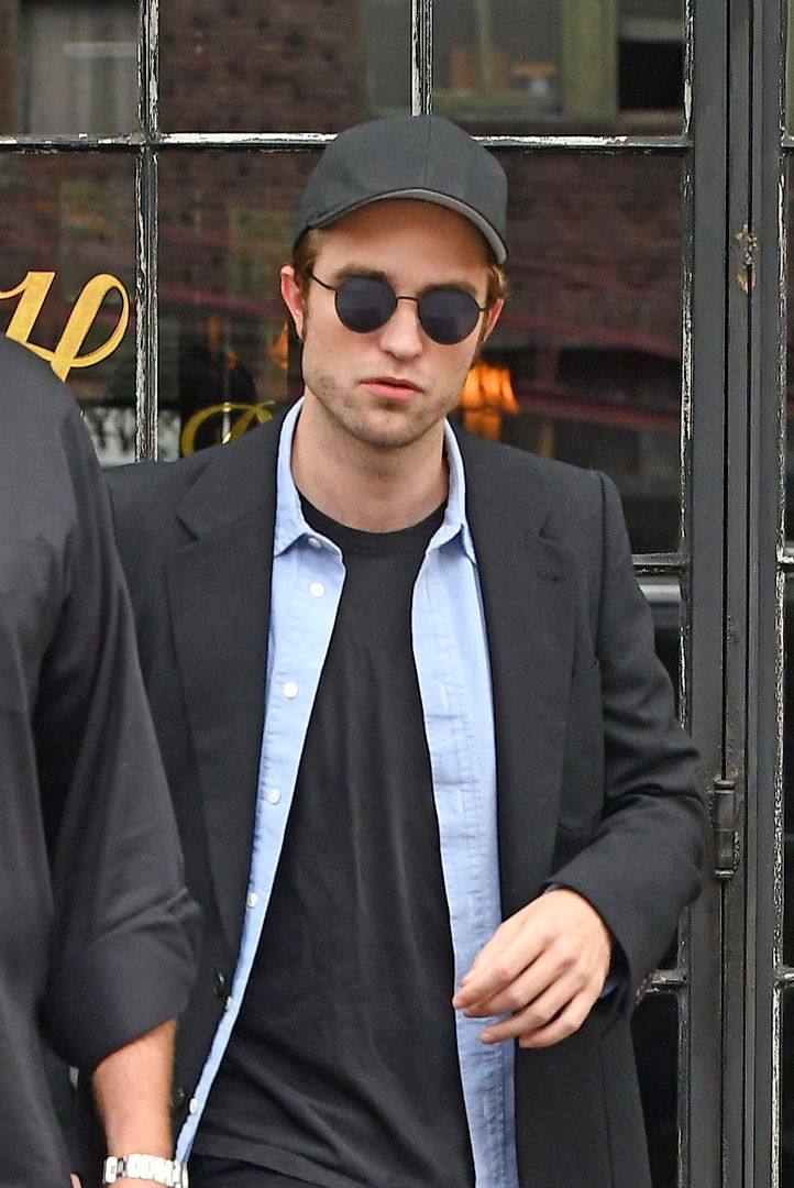 Robsessed™ Addicted To Robert Pattinson New Hqs Robert Pattinson Looking Beautiful In Blue 7411